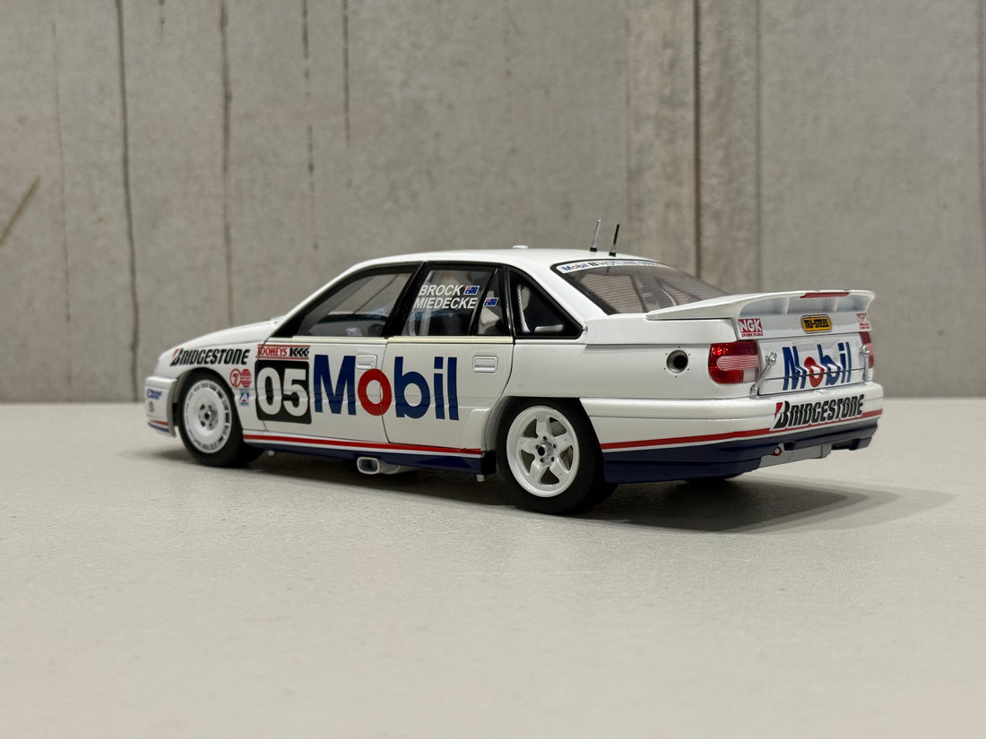 1991 PETER BROCK/ANDREW MIEDECKE - BATHURST 1000 - HOLDEN VN COMMODORE - 1:18 SCALE DIECAST MODEL - BIANTE