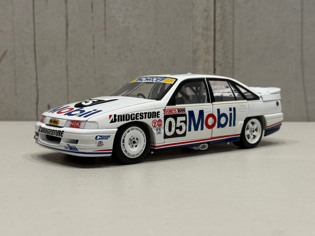 1991 PETER BROCK/ANDREW MIEDECKE - BATHURST 1000 - HOLDEN VN COMMODORE - 1:18 SCALE DIECAST MODEL - BIANTE