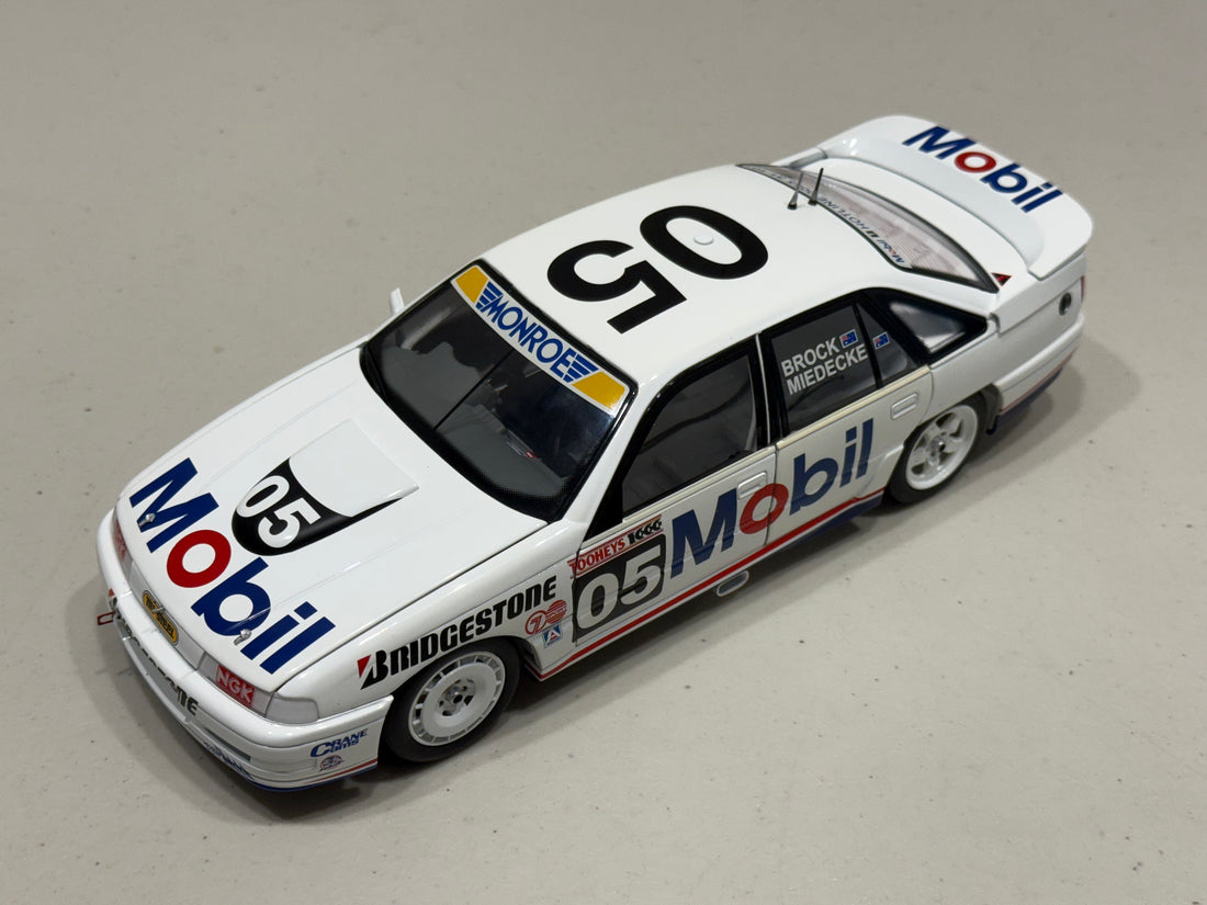 1991 PETER BROCK/ANDREW MIEDECKE - BATHURST 1000 - HOLDEN VN COMMODORE - 1:18 SCALE DIECAST MODEL - BIANTE