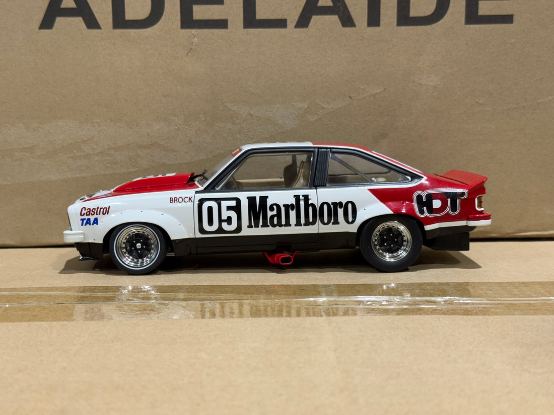 PETER BROCK - 1979 SANDOWN 400 WINNER - HOLDEN LX TORANA A9X - 1:18 SCALE DIECADT MODEL