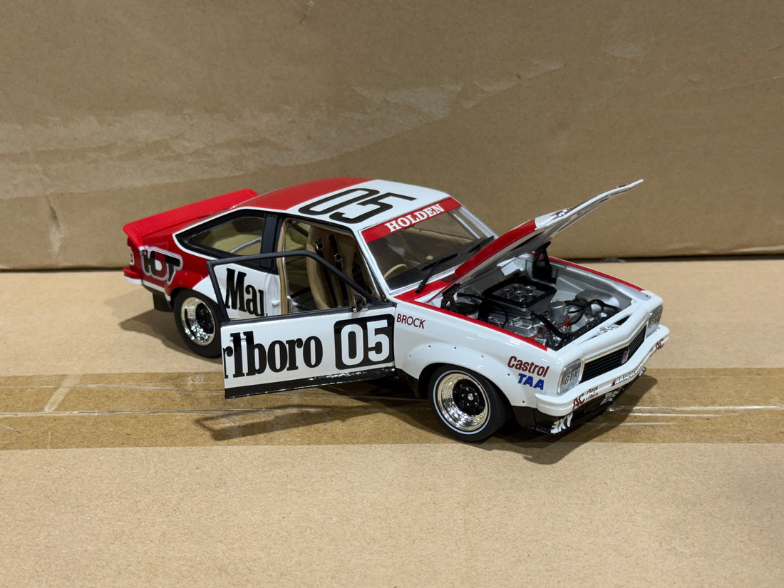 PETER BROCK - 1979 SANDOWN 400 WINNER - HOLDEN LX TORANA A9X - 1:18 SCALE DIECADT MODEL
