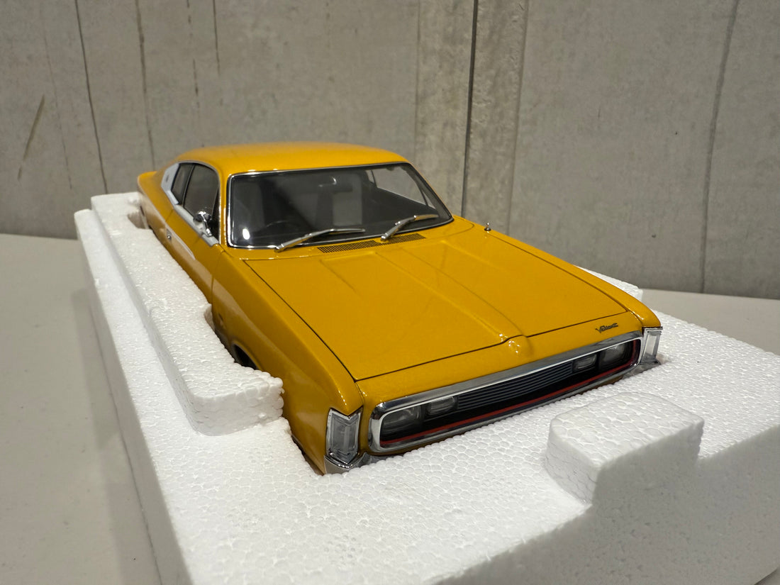 1972 CHRYSLER CHARGER 770 SE - SUNFIRE METALLIC - 1:18 SCALE DIECAST MODEL