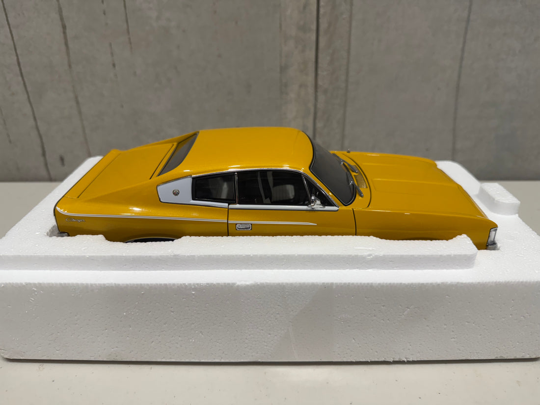 1972 CHRYSLER CHARGER 770 SE - SUNFIRE METALLIC - 1:18 SCALE DIECAST MODEL
