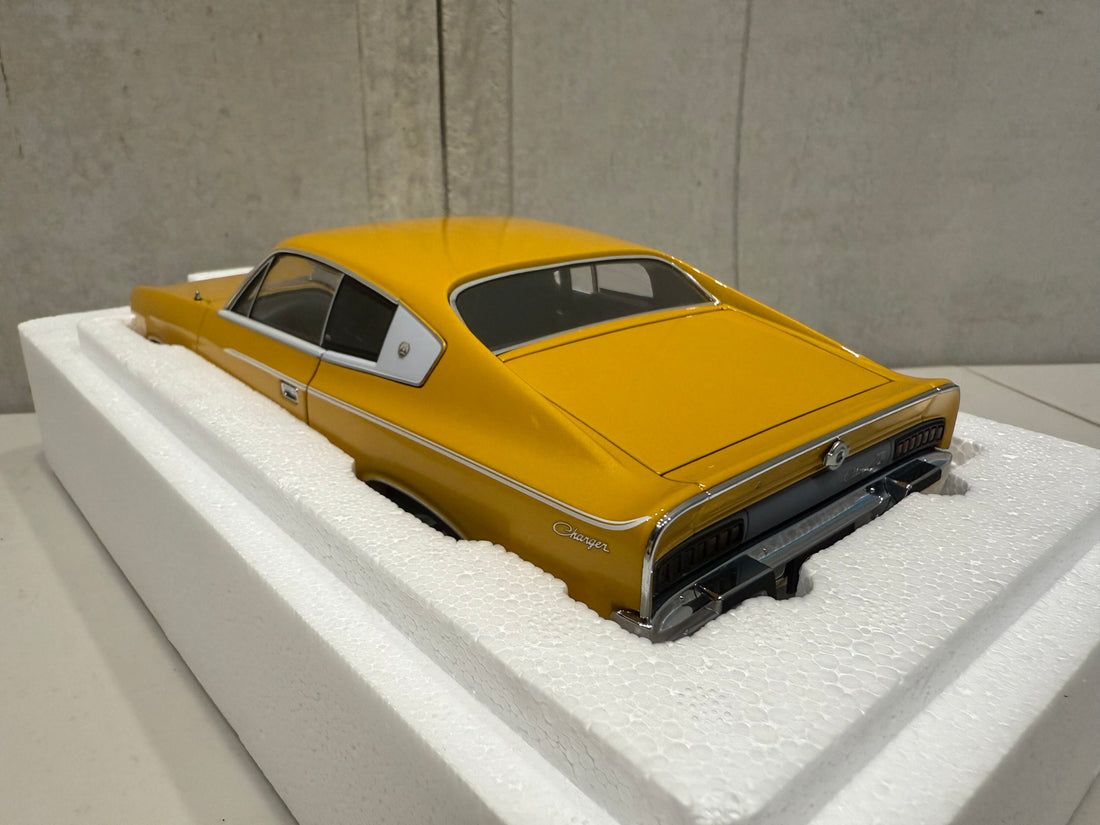 1972 CHRYSLER CHARGER 770 SE - SUNFIRE METALLIC - 1:18 SCALE DIECAST MODEL