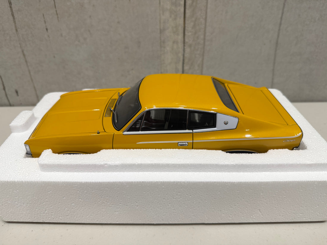 1972 CHRYSLER CHARGER 770 SE - SUNFIRE METALLIC - 1:18 SCALE DIECAST MODEL