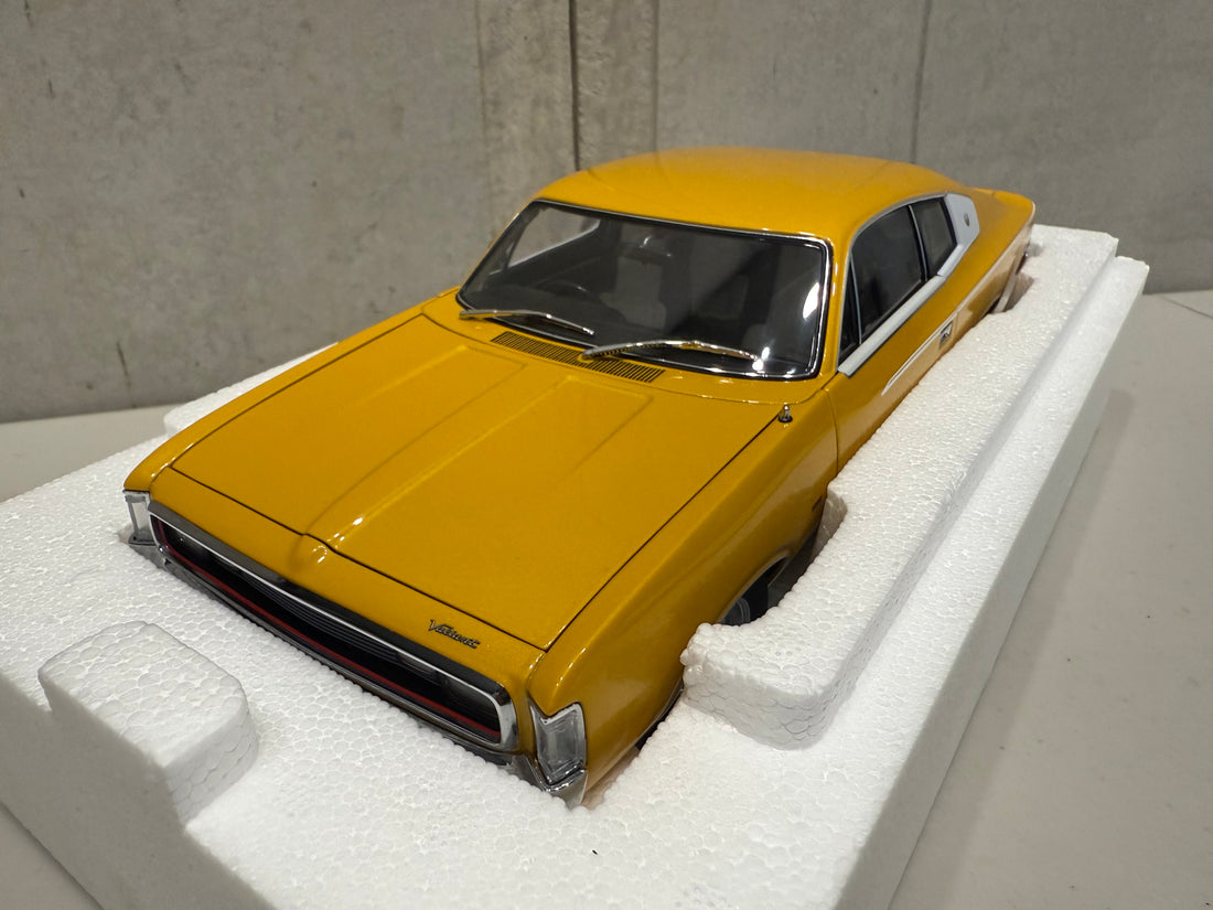 1972 CHRYSLER CHARGER 770 SE - SUNFIRE METALLIC - 1:18 SCALE DIECAST MODEL