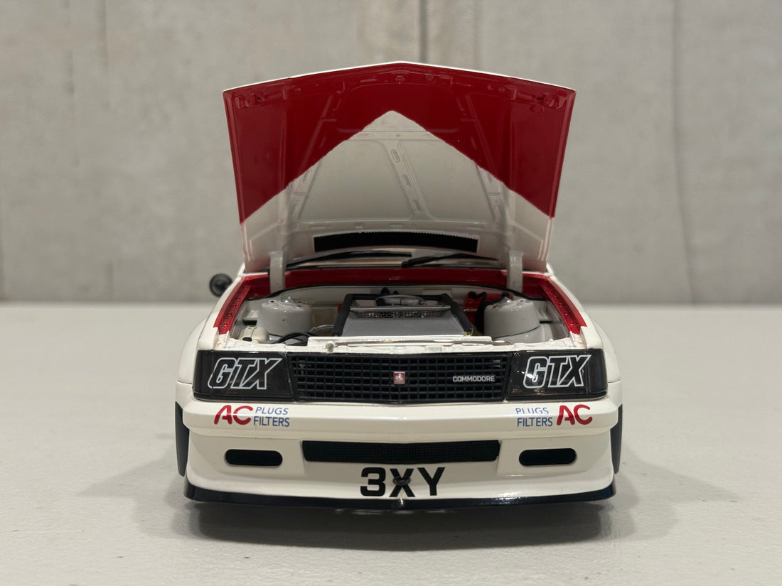 PETER BROCK - HOLDEN VC COMMODORE - 1981 AUSTRALIAN TOURING CAR CHAMPIONSHIP RUNNER-UP - 1:18 SCALE DIECAST MODEL