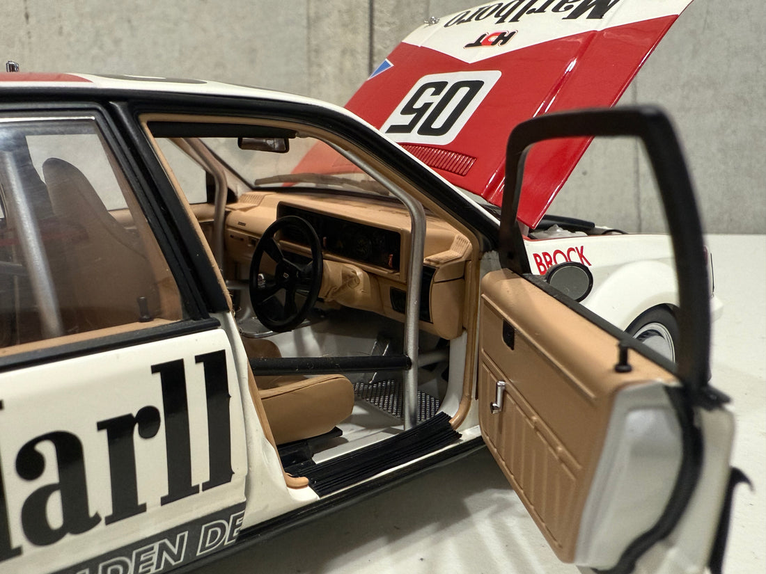 PETER BROCK - HOLDEN VC COMMODORE - 1981 AUSTRALIAN TOURING CAR CHAMPIONSHIP RUNNER-UP - 1:18 SCALE DIECAST MODEL