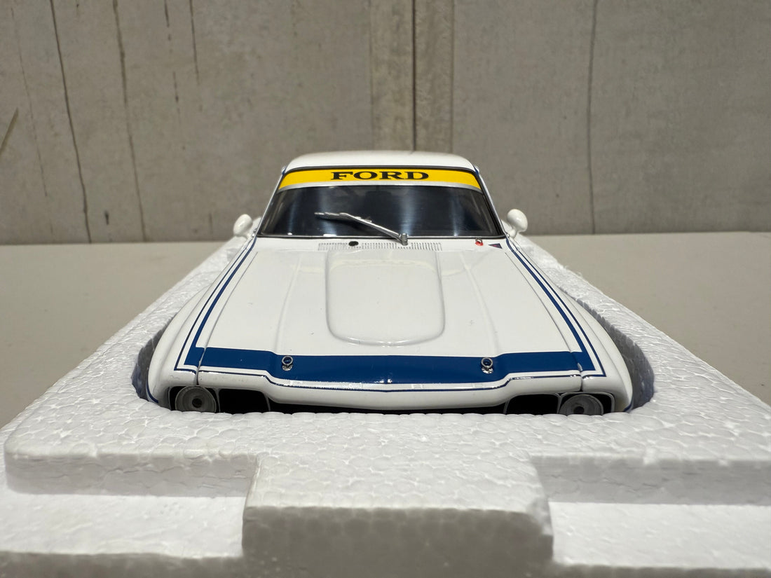 1975 ALLAN MOFFAT - FORD CAPRI RS 3100 - AUSTRALIAN SPORTS SEDAN - 1:18 SCALE DIECAST MODEL - AUTOart