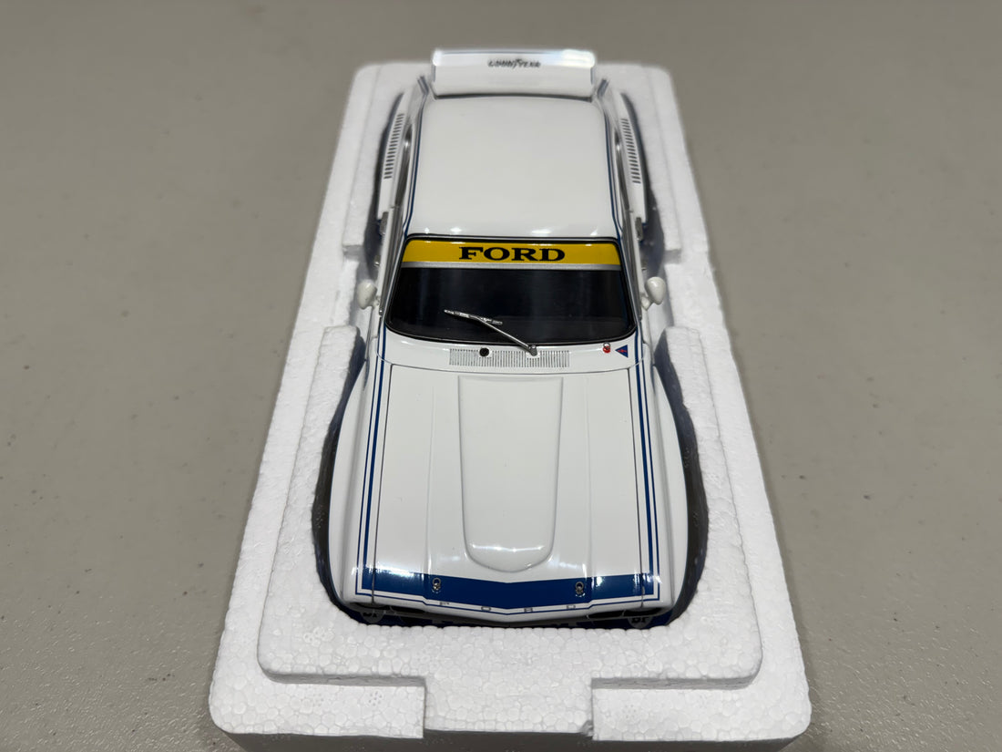 1975 ALLAN MOFFAT - FORD CAPRI RS 3100 - AUSTRALIAN SPORTS SEDAN - 1:18 SCALE DIECAST MODEL - AUTOart
