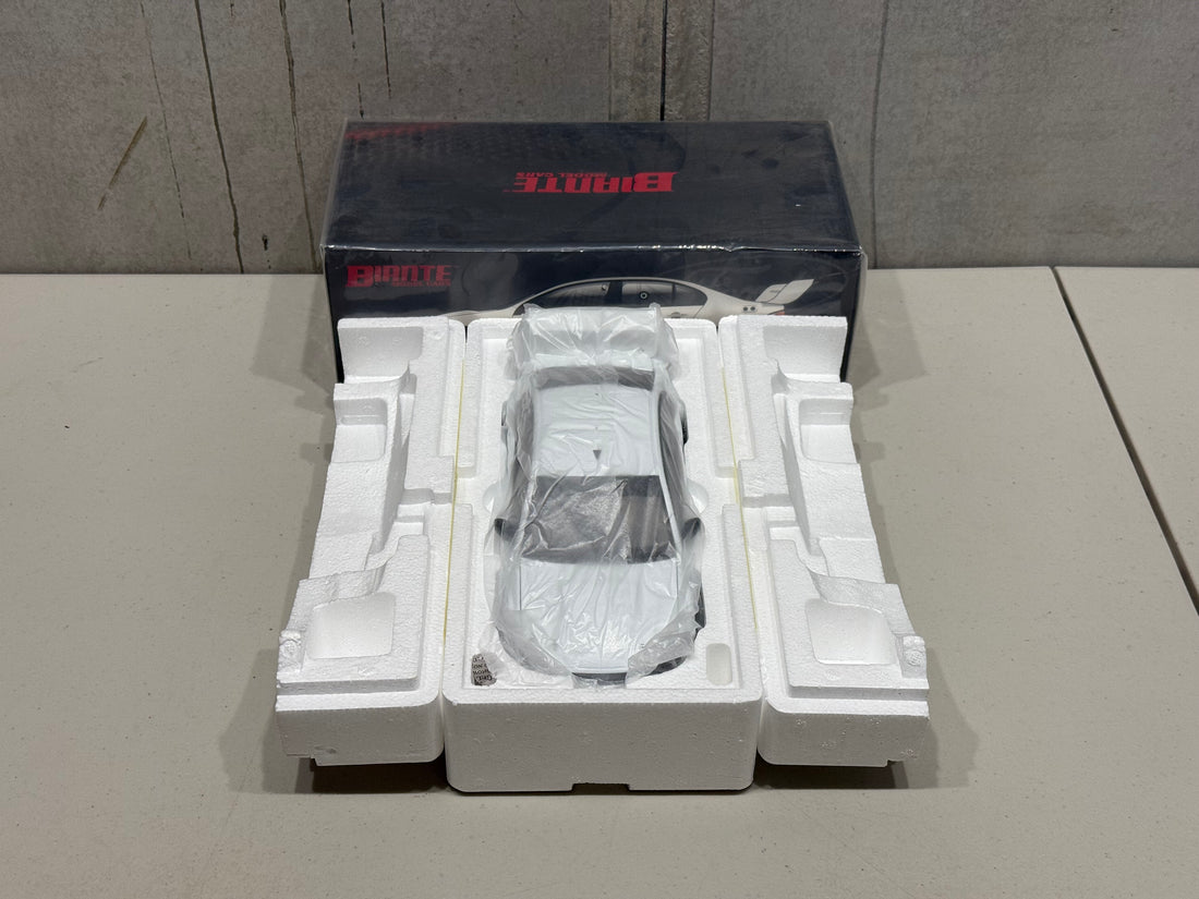FORD FG FALCON LIMITED EDITION - WHITE WITH BONUS DECAL SET - 1:18 SCALE DIECAST MODEL - BIANTE