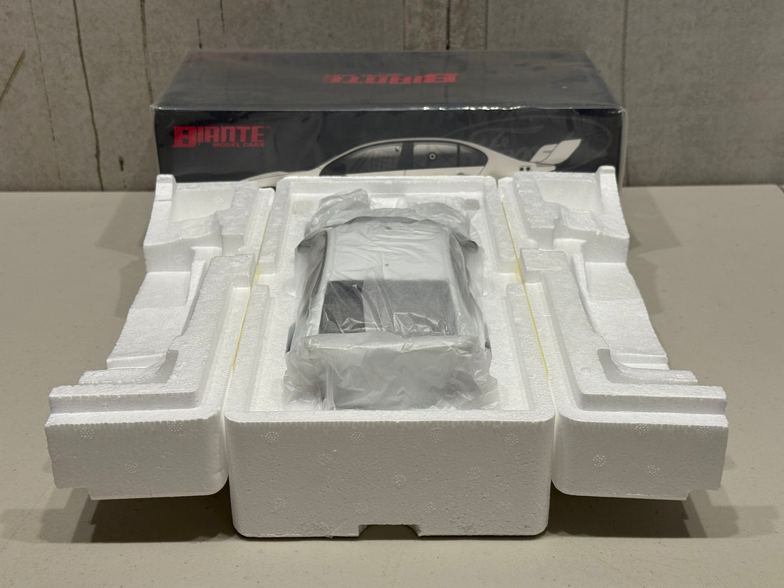 FORD FG FALCON LIMITED EDITION - WHITE WITH BONUS DECAL SET - 1:18 SCALE DIECAST MODEL - BIANTE