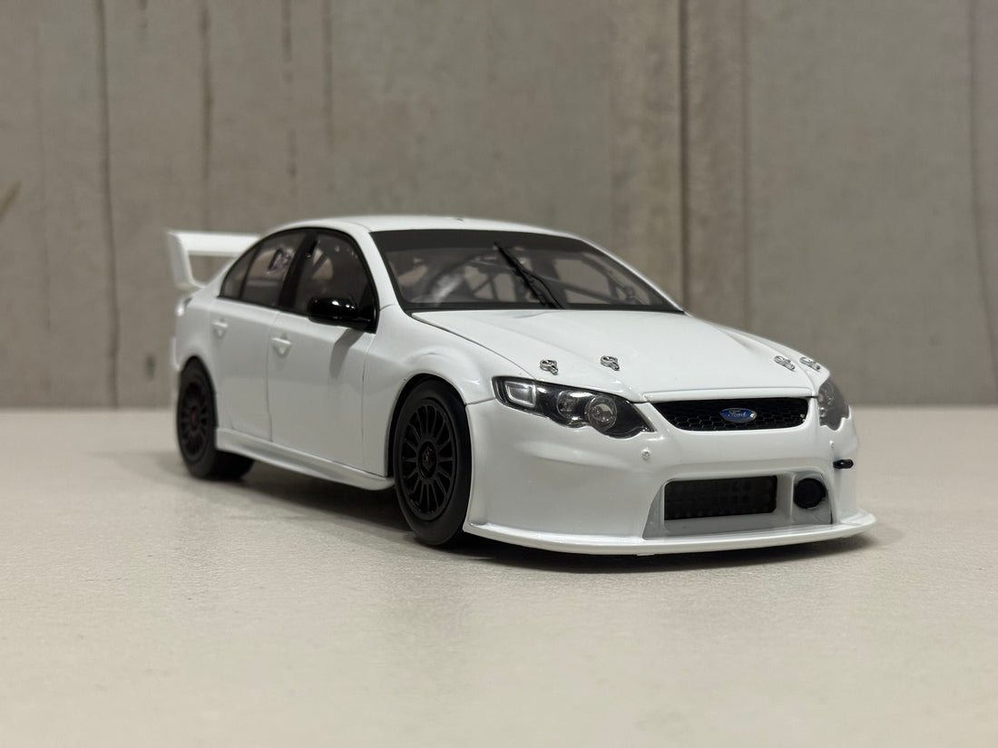 FORD FG FALCON LIMITED EDITION - WHITE WITH BONUS DECAL SET - 1:18 SCALE DIECAST MODEL - BIANTE