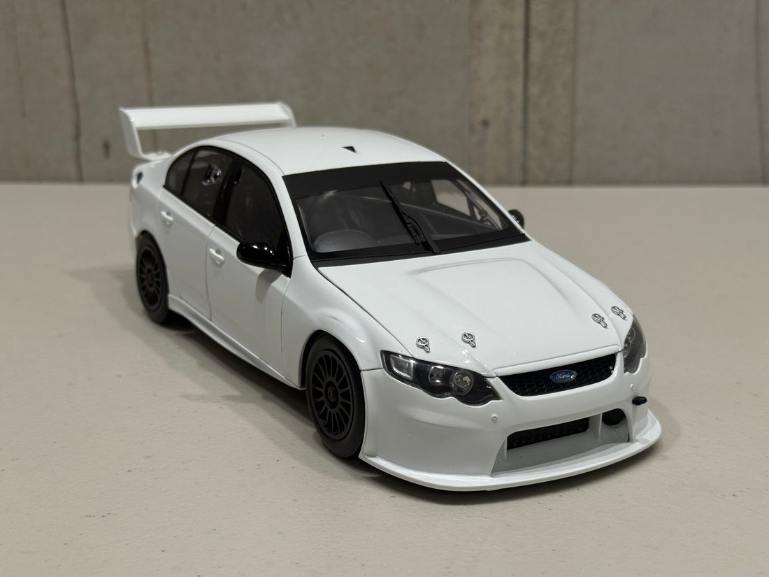 FORD FG FALCON LIMITED EDITION - WHITE WITH BONUS DECAL SET - 1:18 SCALE DIECAST MODEL - BIANTE