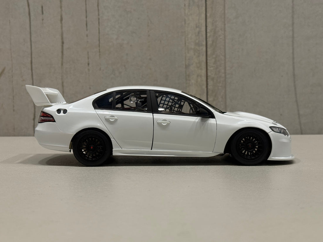 FORD FG FALCON LIMITED EDITION - WHITE WITH BONUS DECAL SET - 1:18 SCALE DIECAST MODEL - BIANTE