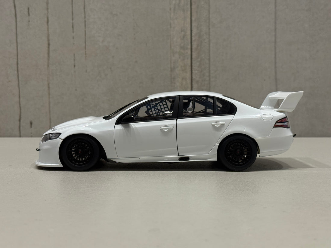 FORD FG FALCON LIMITED EDITION - WHITE WITH BONUS DECAL SET - 1:18 SCALE DIECAST MODEL - BIANTE