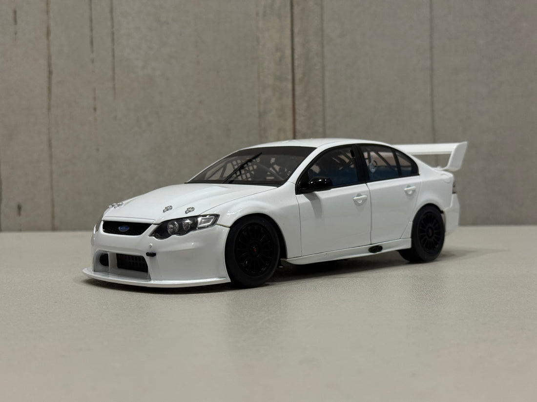 FORD FG FALCON LIMITED EDITION - WHITE WITH BONUS DECAL SET - 1:18 SCALE DIECAST MODEL - BIANTE