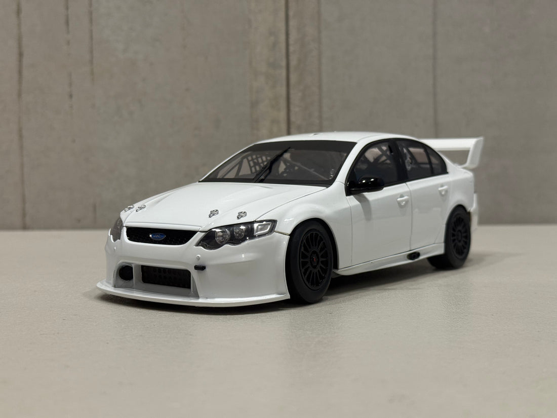 FORD FG FALCON LIMITED EDITION - WHITE WITH BONUS DECAL SET - 1:18 SCALE DIECAST MODEL - BIANTE