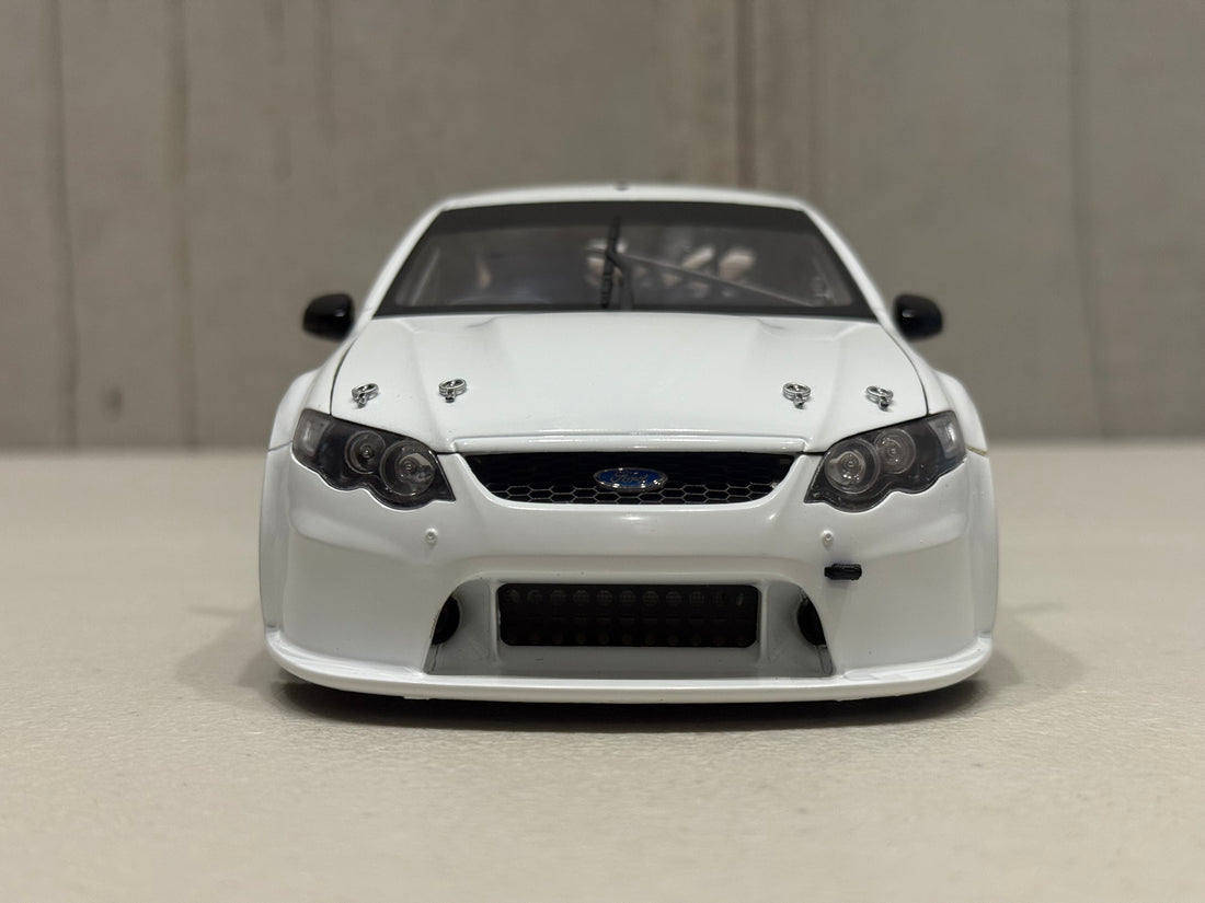 FORD FG FALCON LIMITED EDITION - WHITE WITH BONUS DECAL SET - 1:18 SCALE DIECAST MODEL - BIANTE