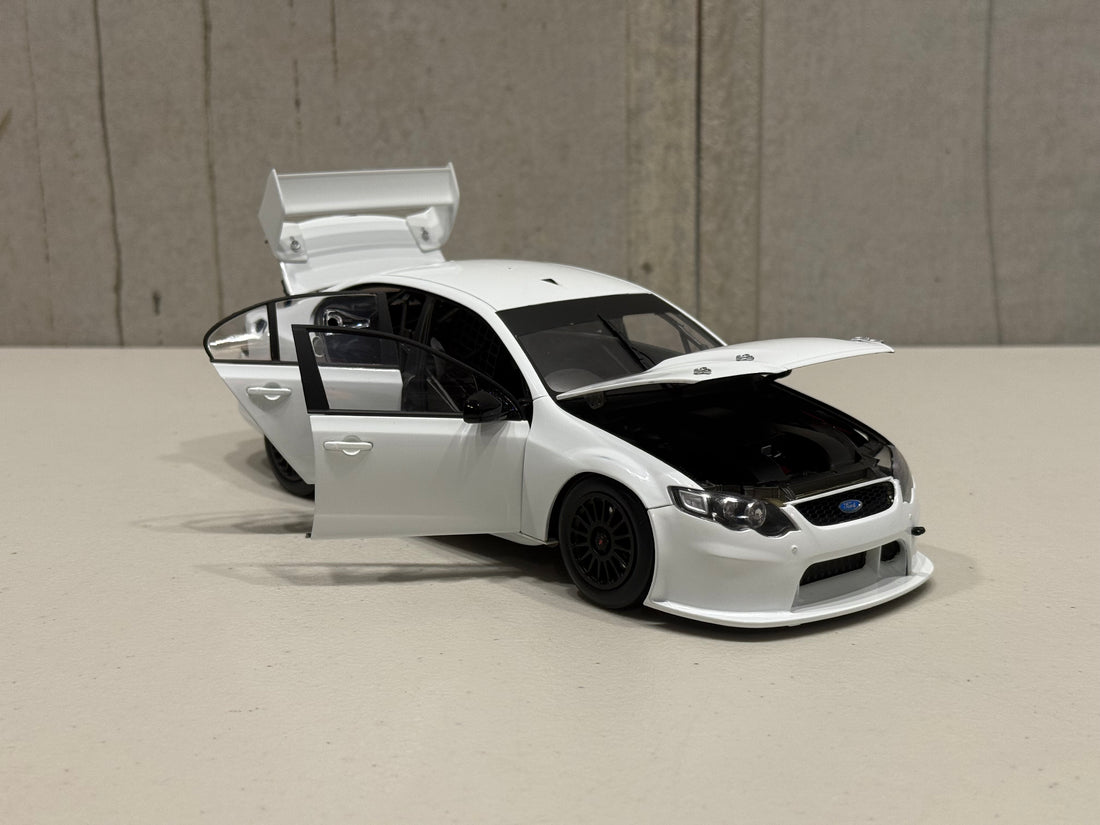 FORD FG FALCON LIMITED EDITION - WHITE WITH BONUS DECAL SET - 1:18 SCALE DIECAST MODEL - BIANTE