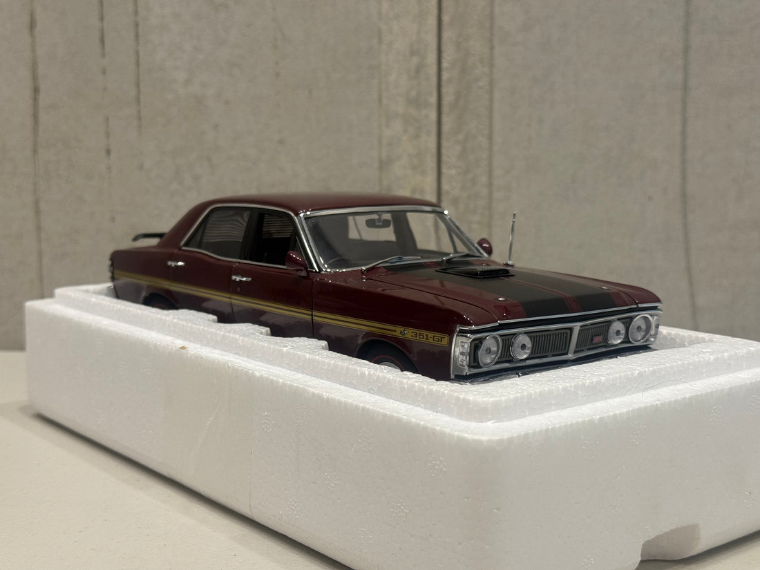 FORD XY FALCON GTHO PHASE III - VINTAGE BURGUNDY/GOLD SIDE STRIPES - 1:18 SCALE DIECAST MODEL - AUTOart