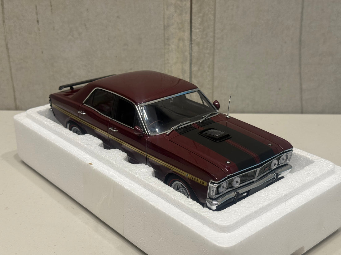 FORD XY FALCON GTHO PHASE III - VINTAGE BURGUNDY/GOLD SIDE STRIPES - 1:18 SCALE DIECAST MODEL - AUTOart