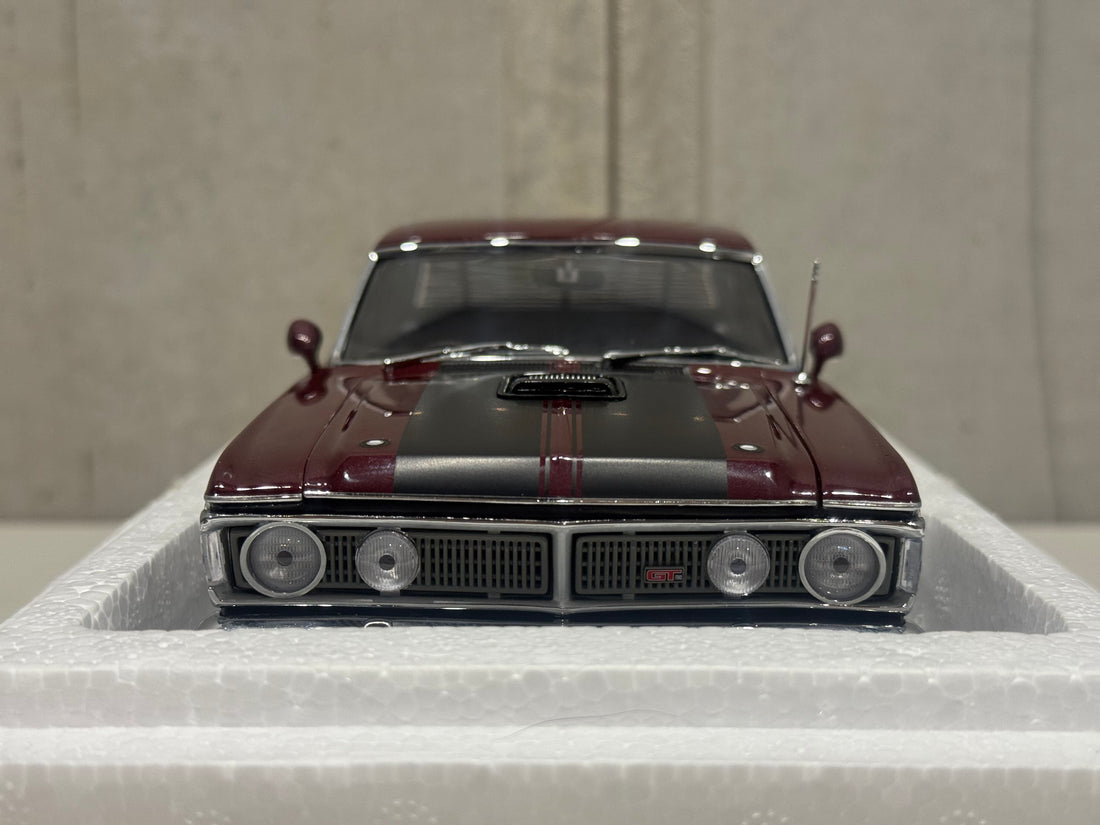 FORD XY FALCON GTHO PHASE III - VINTAGE BURGUNDY/GOLD SIDE STRIPES - 1:18 SCALE DIECAST MODEL - AUTOart