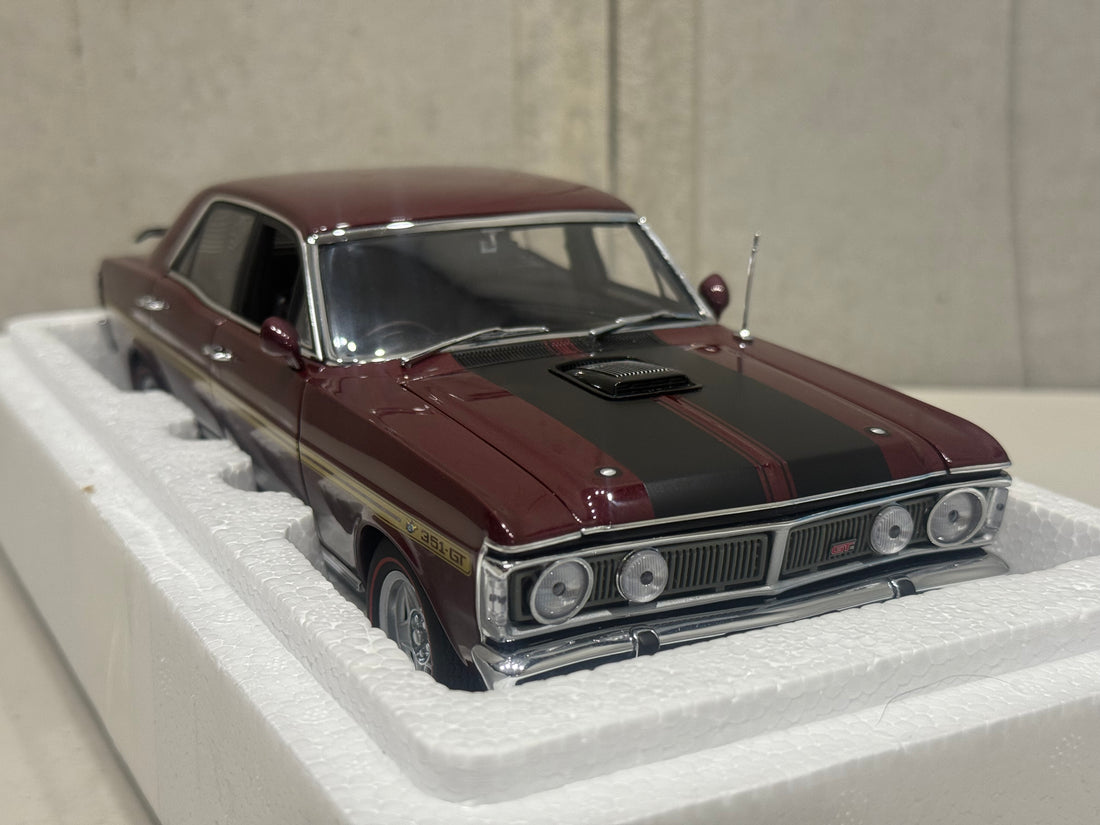 FORD XY FALCON GTHO PHASE III - VINTAGE BURGUNDY/GOLD SIDE STRIPES - 1:18 SCALE DIECAST MODEL - AUTOart
