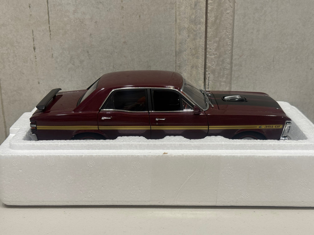 FORD XY FALCON GTHO PHASE III - VINTAGE BURGUNDY/GOLD SIDE STRIPES - 1:18 SCALE DIECAST MODEL - AUTOart