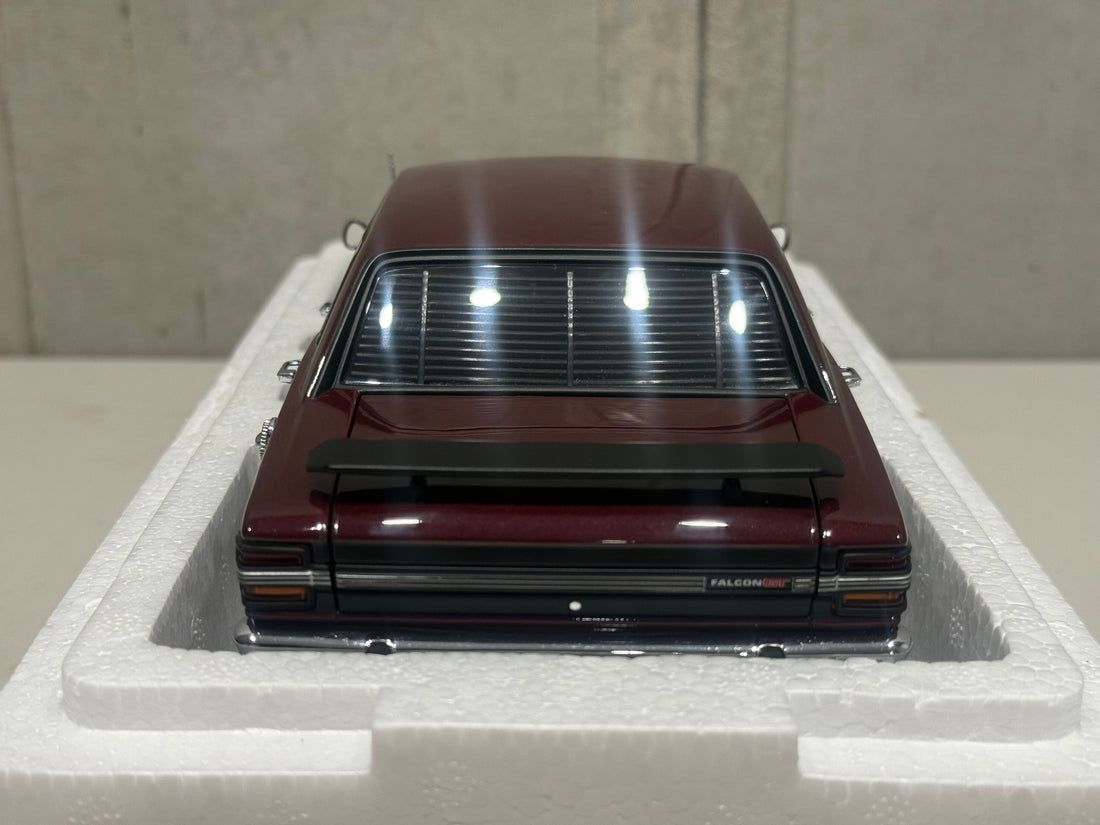 FORD XY FALCON GTHO PHASE III - VINTAGE BURGUNDY/GOLD SIDE STRIPES - 1:18 SCALE DIECAST MODEL - AUTOart