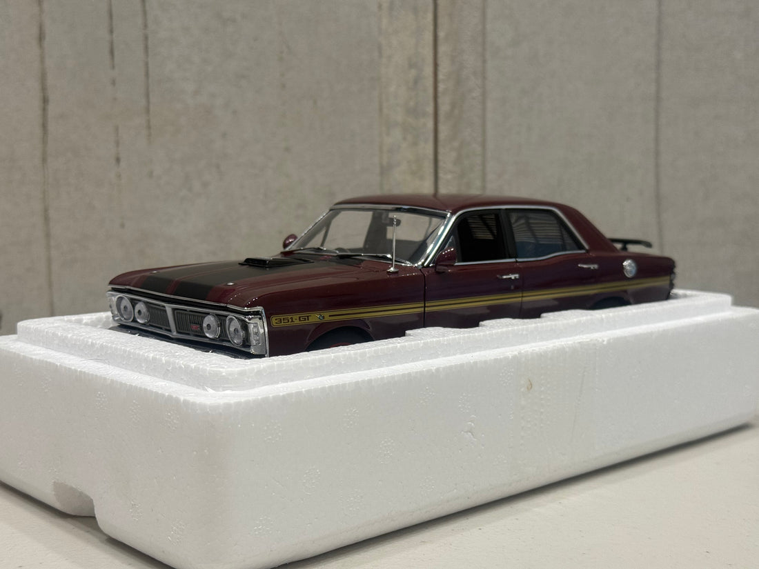 FORD XY FALCON GTHO PHASE III - VINTAGE BURGUNDY/GOLD SIDE STRIPES - 1:18 SCALE DIECAST MODEL - AUTOart