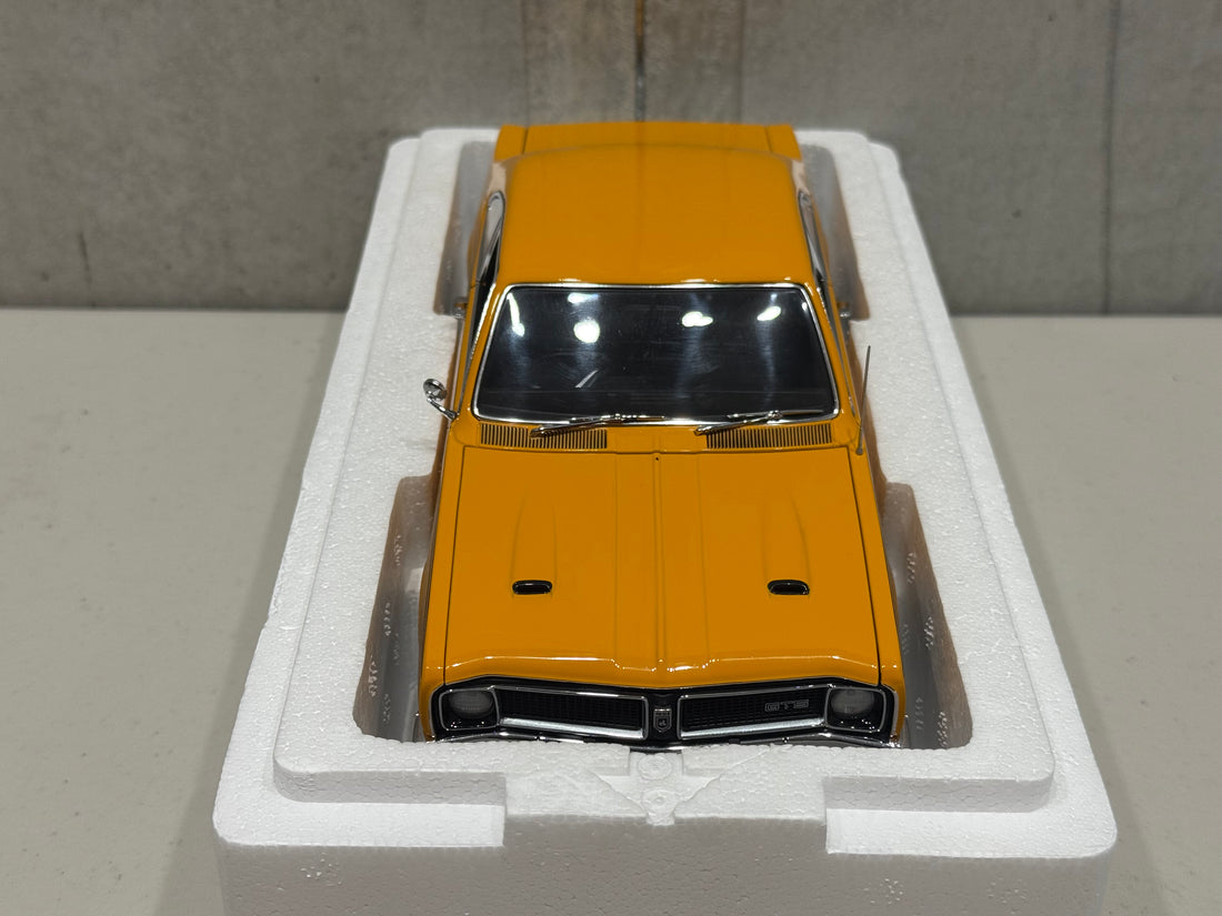 HG MONARO 70 GTS 350 - INDY ORANGE - W/CERTIFICATE - 1:18 SCALE DIECAST MODEL - AUTOart