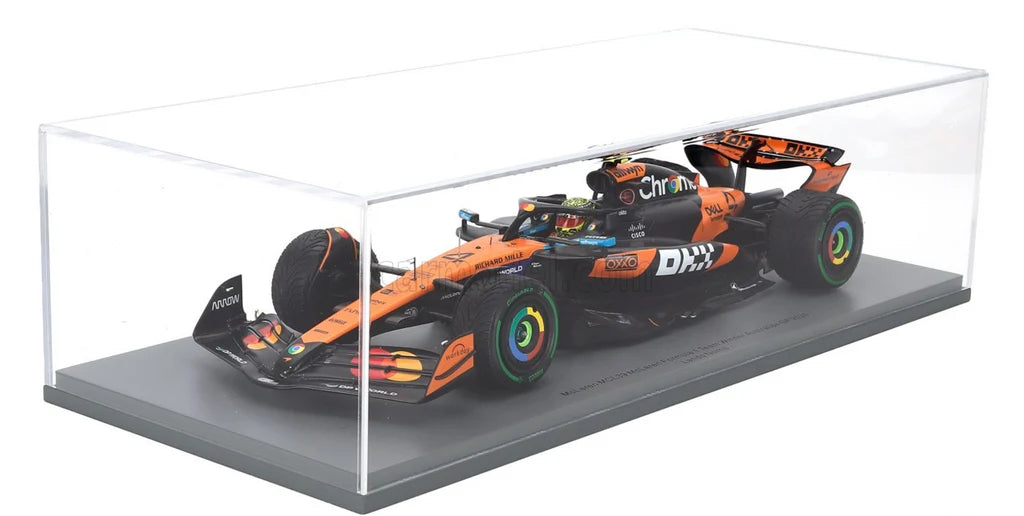 2025 LANDO NORRIS - AUSTRALIAN GP WINNER - #4 MCLAREN MCL39 - 1:18 SCALE MODEL - SPARK F1