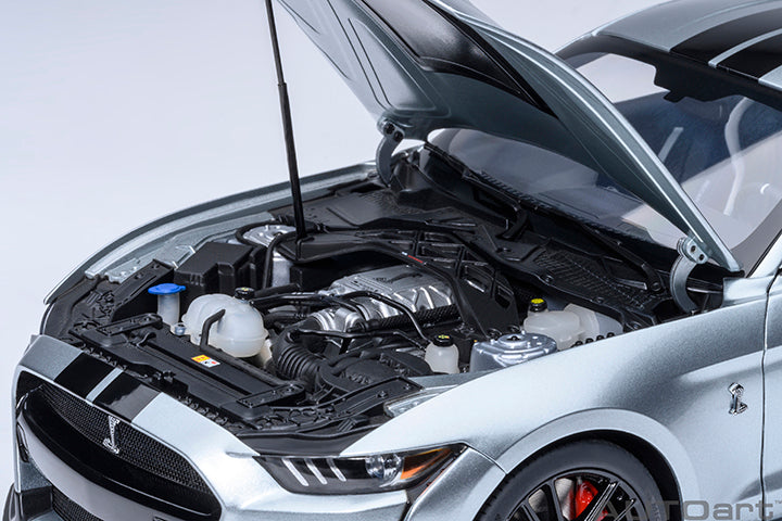 FORD MUSTANG SHELBY GT500 (ICONIC SILVER) - 1:18 SCALE MODEL - AUTOart