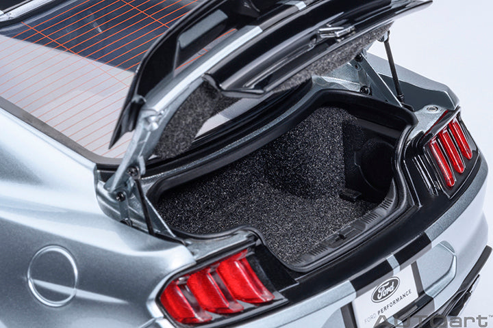 FORD MUSTANG SHELBY GT500 (ICONIC SILVER) - 1:18 SCALE MODEL - AUTOart