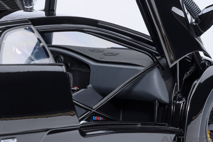 LAMBORGHINI DIABLO GTR (DEEP BLACK) - 1:18 SCALE MODEL - AUTOart
