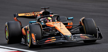 *PRE-ORDER* 2025 Oscar Piastri - Chinese GP Winner - #81 McLaren MCL39 - 1:18 Scale Resin Model - Spark