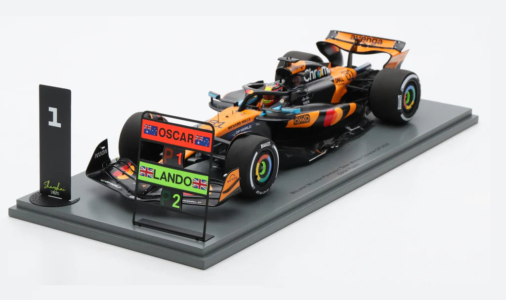 2025 Oscar Piastri - Chinese GP Winner - #81 McLaren MCL39 - 1:18 Scale Resin Model - Spark