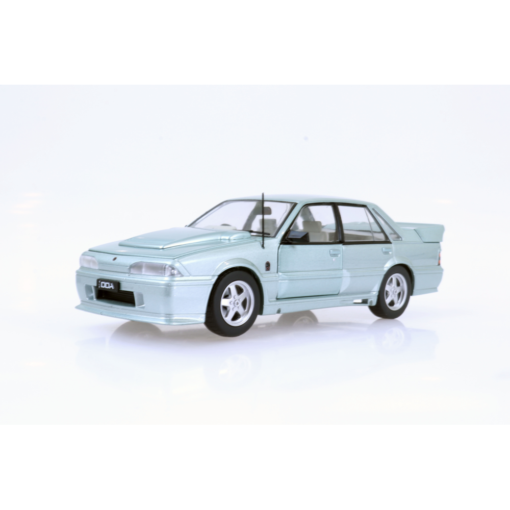 *PRE-ORDER* HOLDEN VL WALKINSHAW -PANORAMA SILVER - 1:24 SCALE DIECAST MODEL -DDA