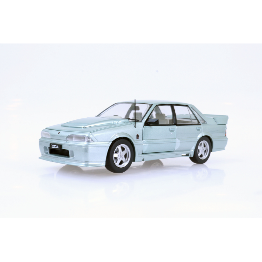 *PRE-ORDER* HOLDEN VL WALKINSHAW -PANORAMA SILVER - 1:24 SCALE DIECAST MODEL -DDA