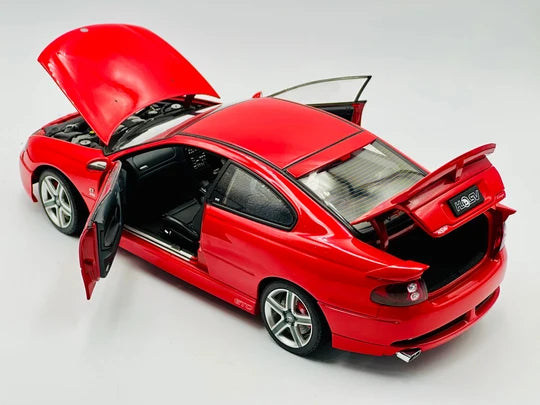 HSV GTO COUPE - STING RED - 1:18 SCALE DIECAST MODEL - AUTOart