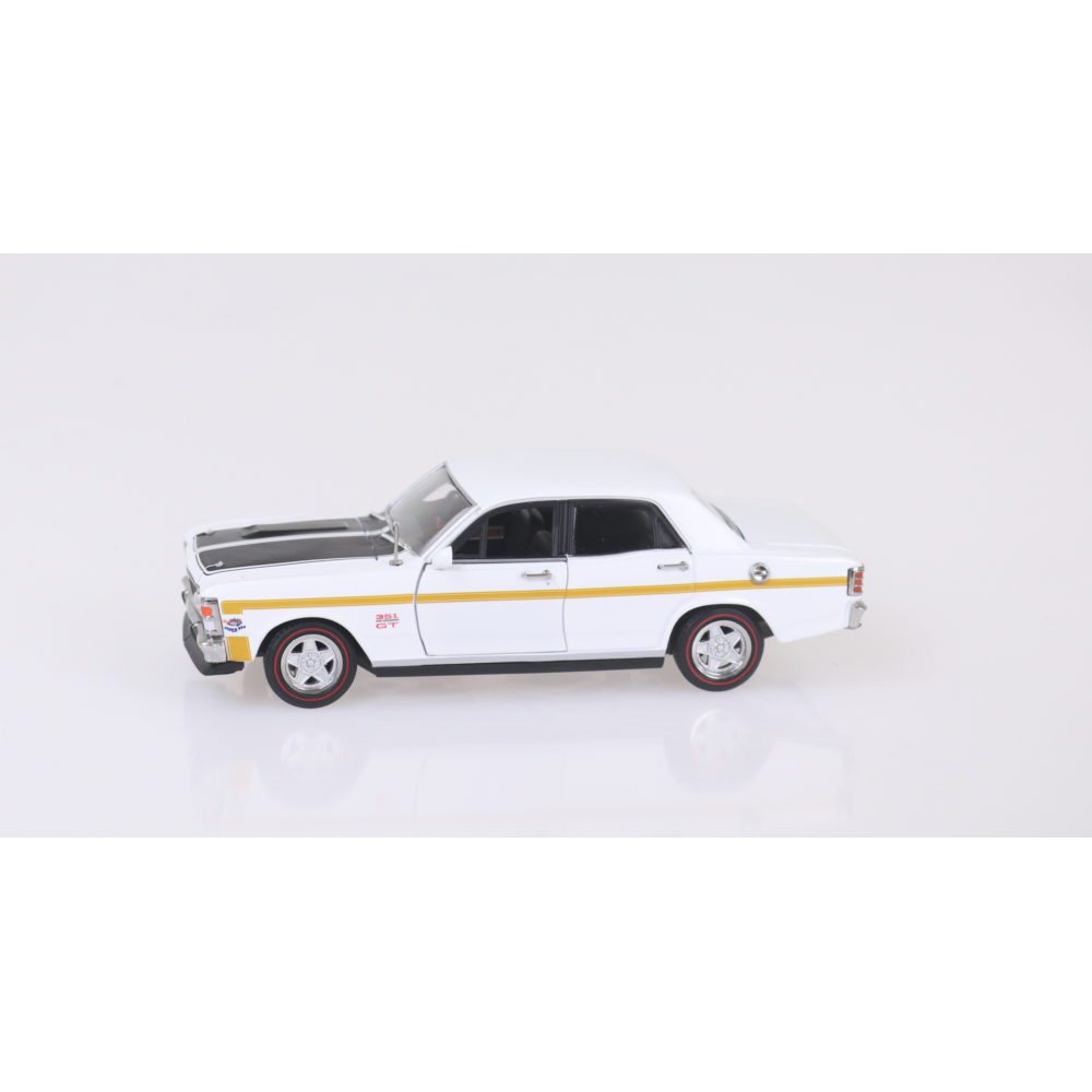 XW FORD GTHO PHASE II - WHITE - 1:43 SCALE DIECAST MODEL - DDA