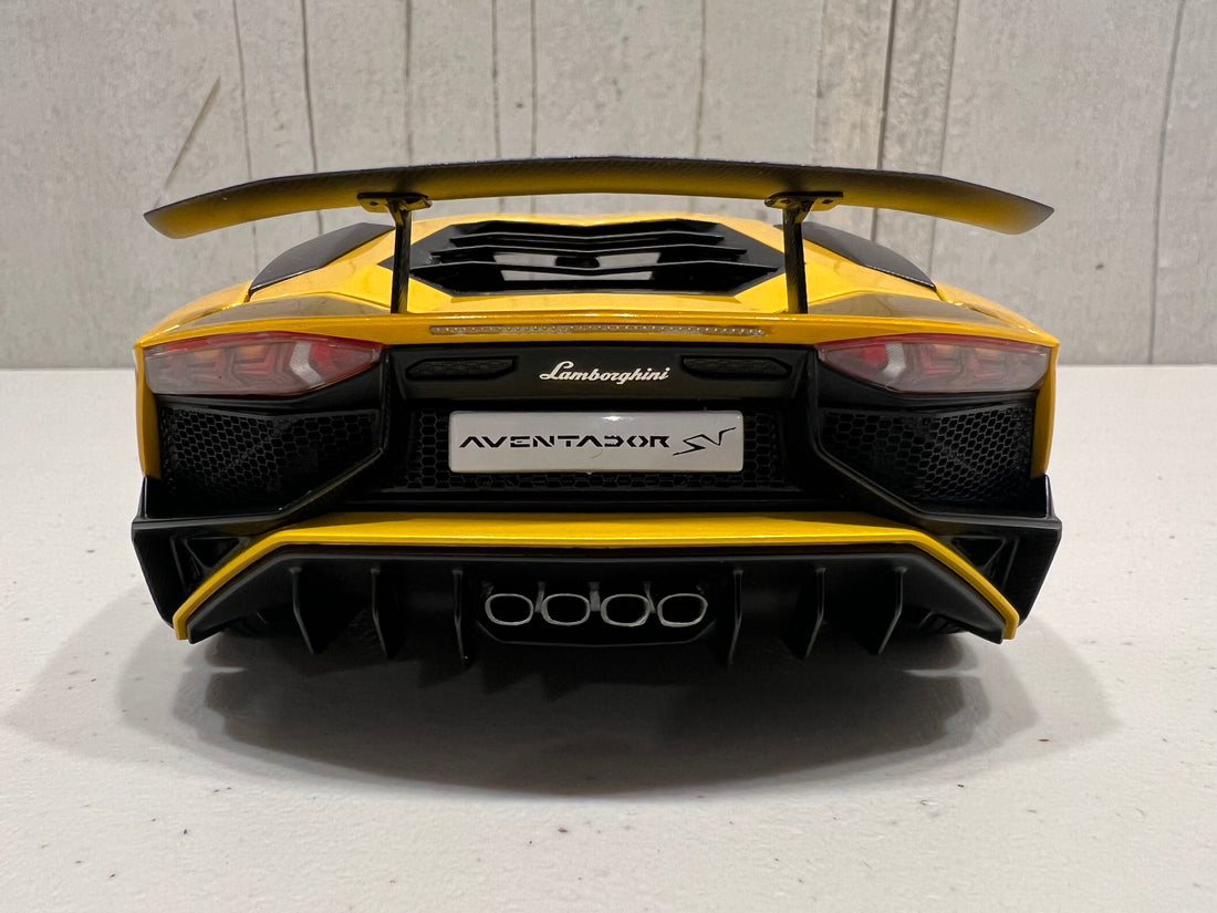 LAMBORGHINI AVENTADOR LP750-4 SV (NEW GIALLO ORION/METALLIC YELLOW) 1:18 - AUTOART