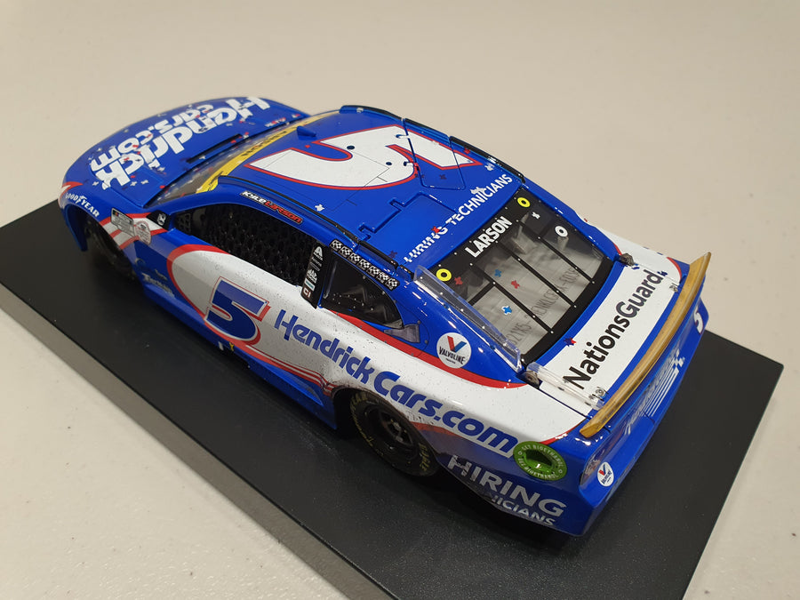 KYLE LARSON 2021 HENDRICKCARS.COM TEXAS RACED WIN 1:24 ELITE DIECAST