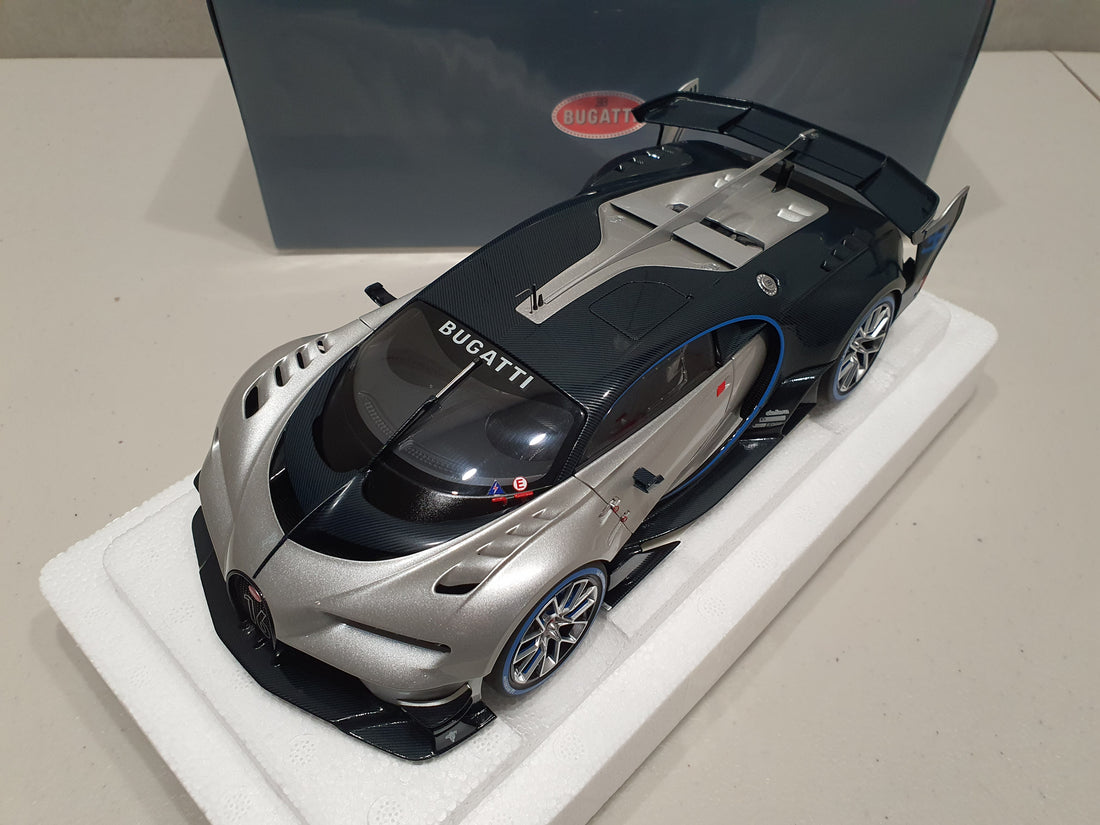 BUGATTI VISION GRAN TURISMO (SILVER/BLUE CARBON) 1:18 - AUTOART