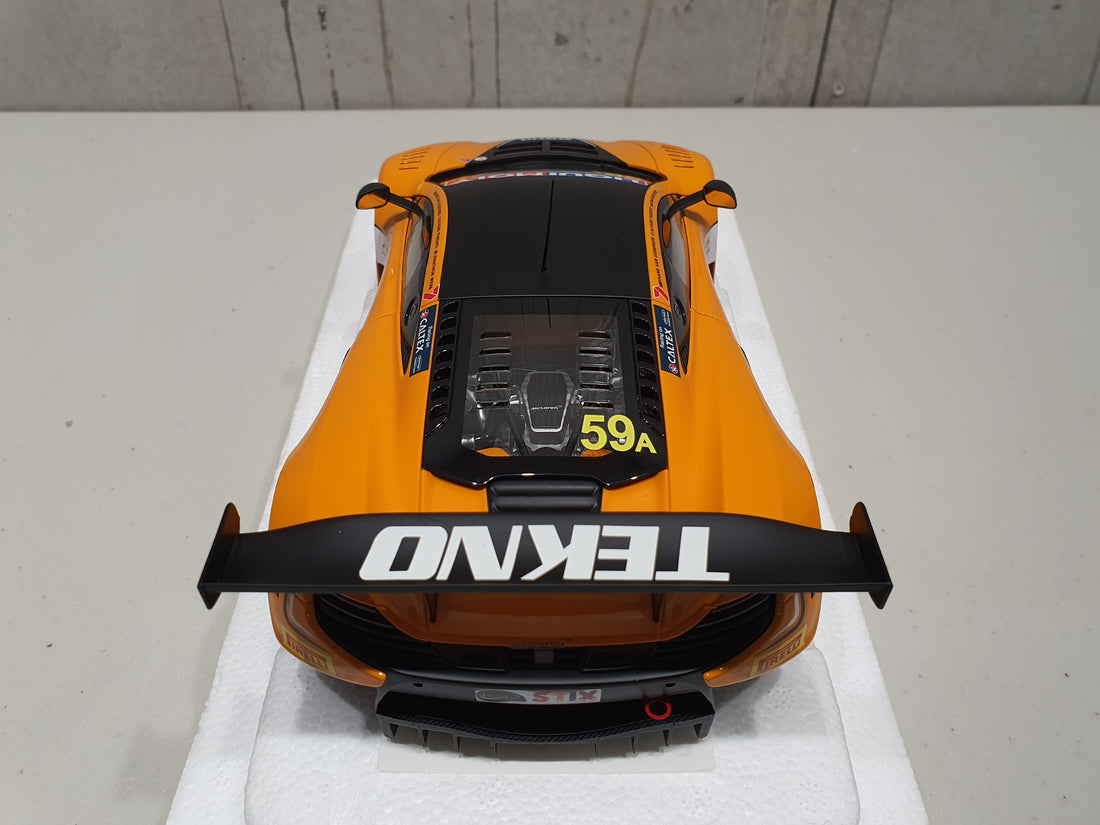 McLAREN 650S GT3 BATHURST 12 HOUR WINNER 2016 S.VAN GISBERGEN/A.PARENTE/J.WEBB 1:18 SCALE - AUTOART