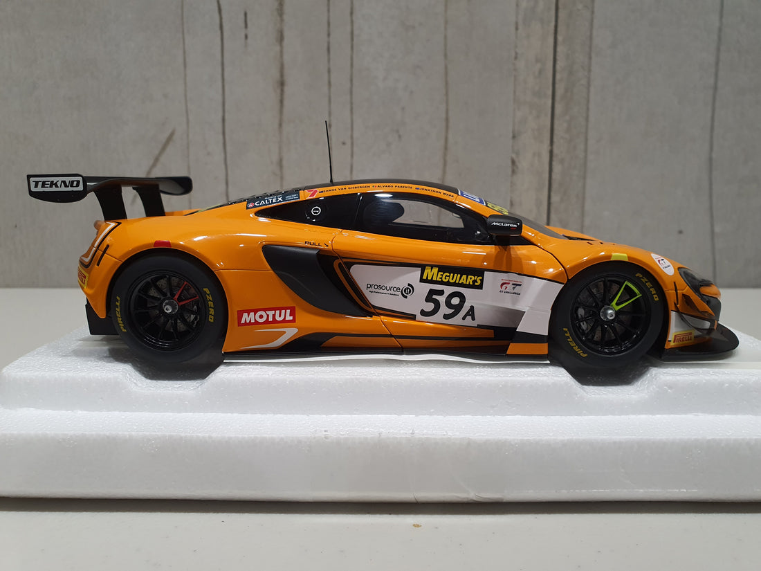 McLAREN 650S GT3 BATHURST 12 HOUR WINNER 2016 S.VAN GISBERGEN/A.PARENTE/J.WEBB 1:18 SCALE - AUTOART