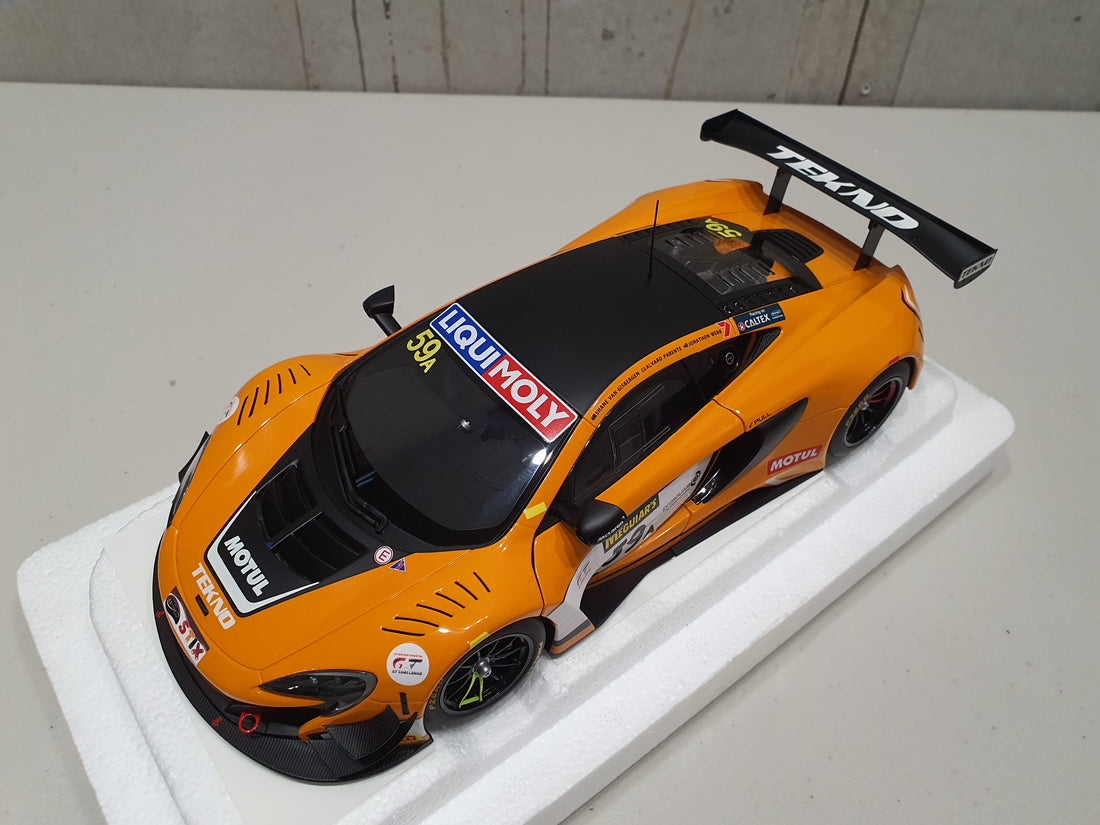 McLAREN 650S GT3 BATHURST 12 HOUR WINNER 2016 S.VAN GISBERGEN/A.PARENTE/J.WEBB 1:18 SCALE - AUTOART