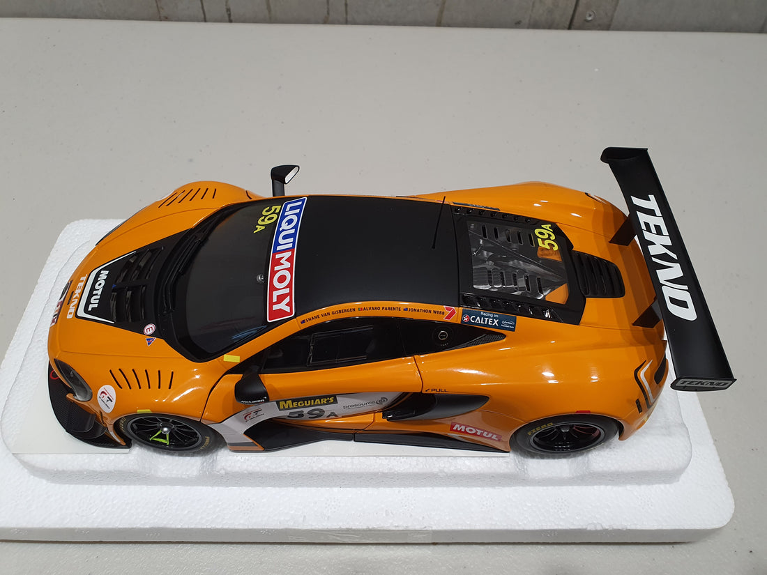 McLAREN 650S GT3 BATHURST 12 HOUR WINNER 2016 S.VAN GISBERGEN/A.PARENTE/J.WEBB 1:18 SCALE - AUTOART