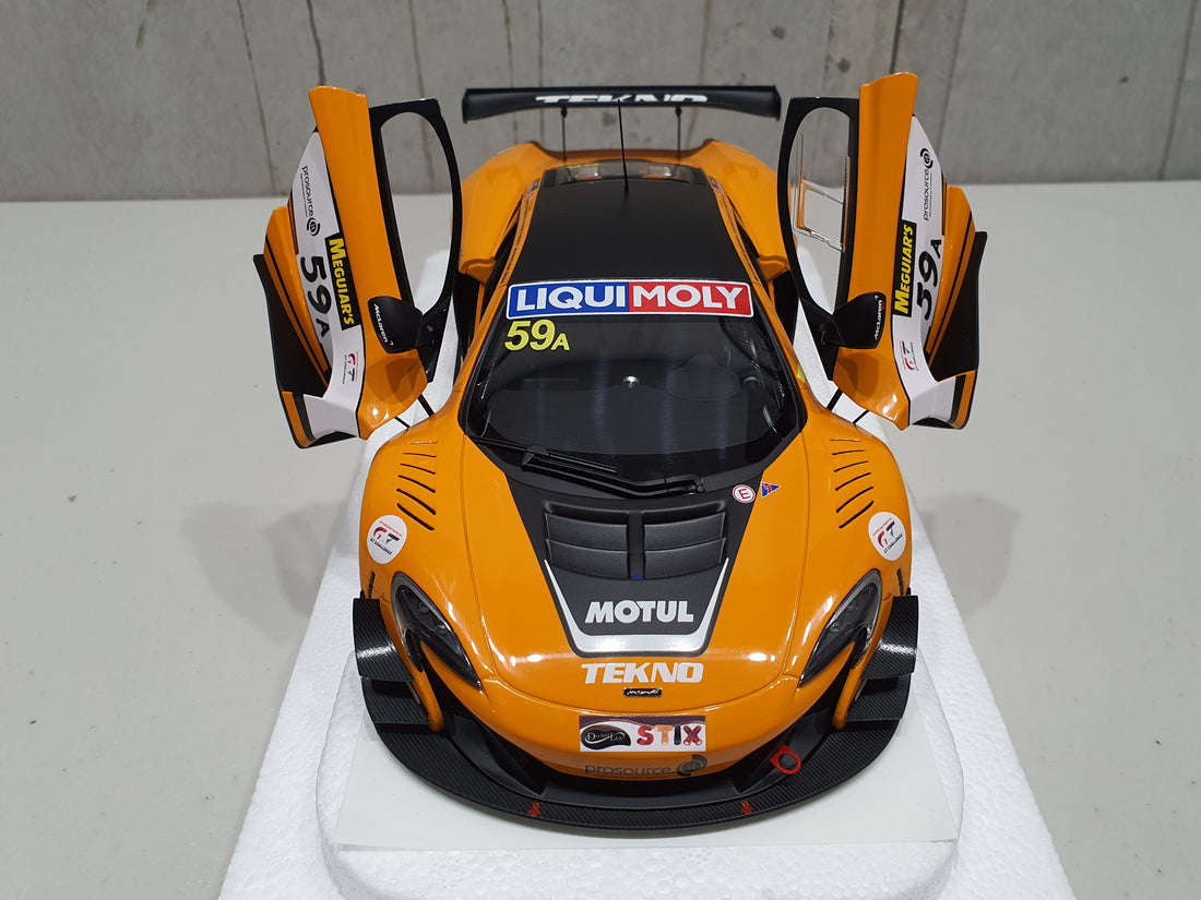 McLAREN 650S GT3 BATHURST 12 HOUR WINNER 2016 S.VAN GISBERGEN/A.PARENTE/J.WEBB 1:18 SCALE - AUTOART